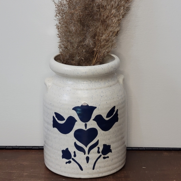 🌵Vintage Crock White & Blue w bird & heart design - Picture 2 of 11